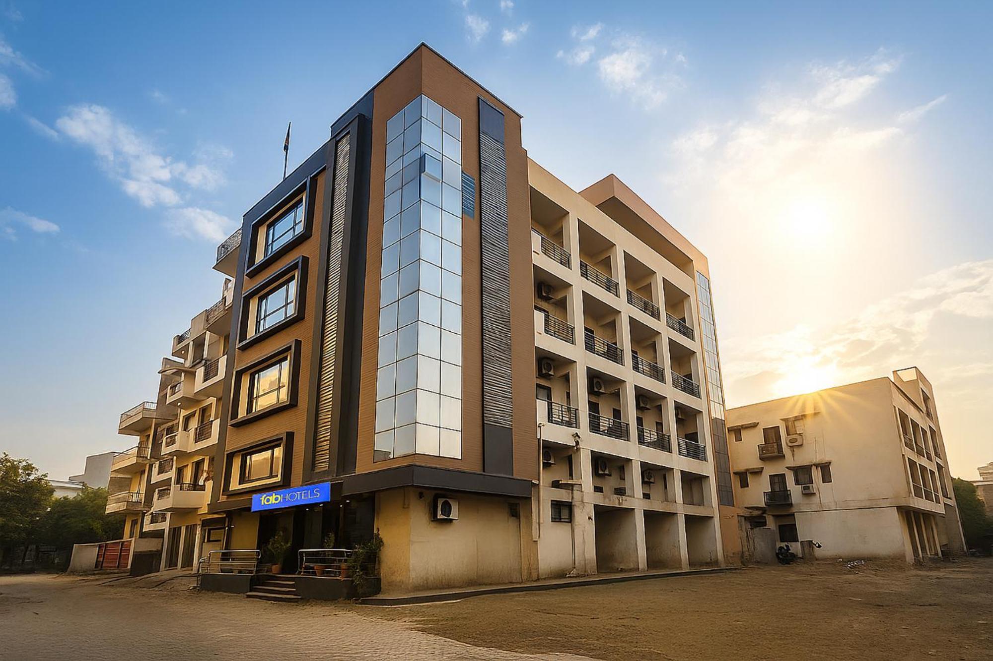 Fabhotel The Diamond غازي أباد المظهر الخارجي الصورة